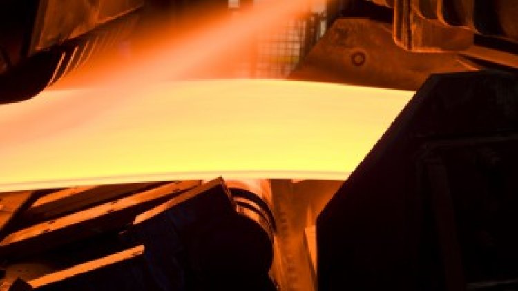 Hydraulischer Schlingenheber im Einsatz